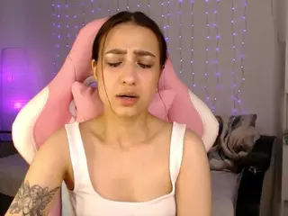 Chloe-Neal's Live Sex Cam Show