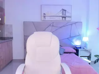 Emiilyy-Cooper's Live Sex Cam Show