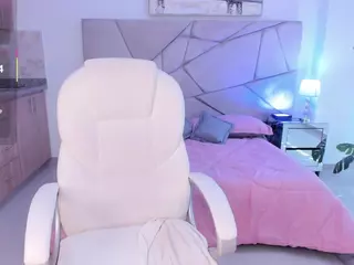 Emiilyy-Cooper's Live Sex Cam Show