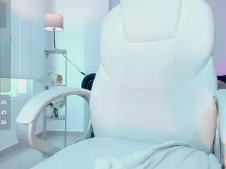 Emiilyy-Cooper's Live Sex Cam Show