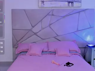 Emiilyy-Cooper's Live Sex Cam Show