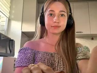 KatieBeames's Live Sex Cam Show