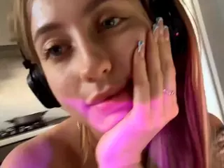 KatieBeames's Live Sex Cam Show