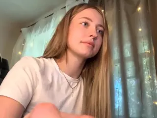 KatieBeames's Live Sex Cam Show
