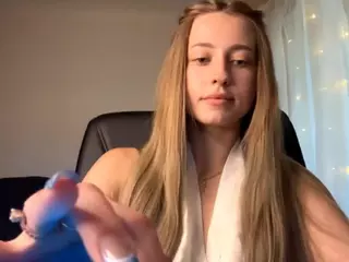 KatieBeames's Live Sex Cam Show