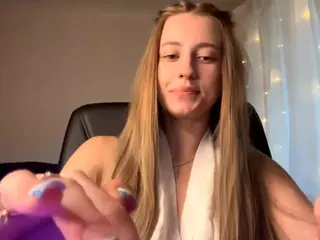 KatieBeames's Live Sex Cam Show
