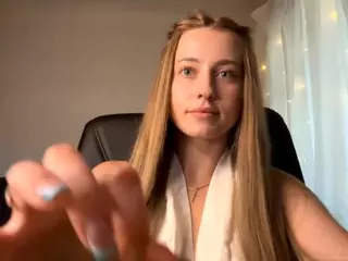 KatieBeames's Live Sex Cam Show