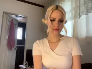 LynetCurrington's Live Sex Cam Show