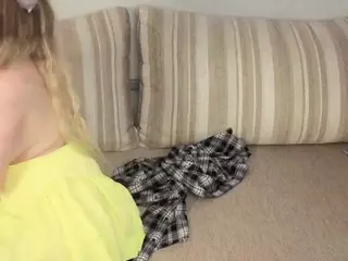 Maddy-Soon's Live Sex Cam Show