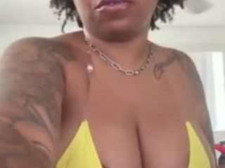 Live cam show with TattedBarbie444