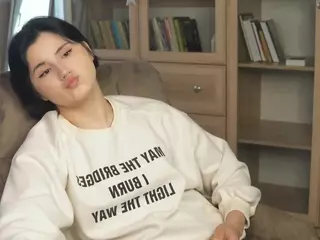ZaraBrookins's Live Sex Cam Show