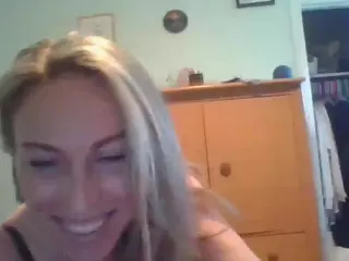 alyjeanne0420's Live Sex Cam Show