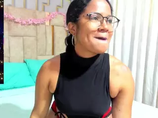 emma-arias's Live Sex Cam Show