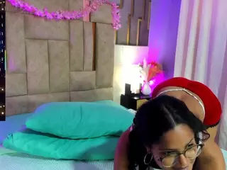 emma-arias's Live Sex Cam Show