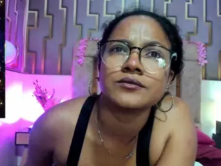 emma-arias's Live Sex Cam Show
