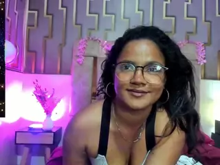 emma-arias's Live Sex Cam Show