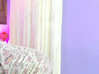 emma-arias's Live Sex Cam Show
