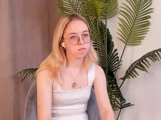 LinetteHartill's Live Sex Cam Show