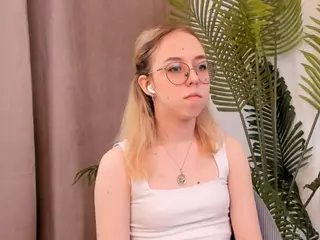 LinetteHartill's Live Sex Cam Show