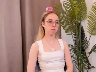 LinetteHartill's Live Sex Cam Show