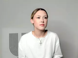 Gwen's Live Sex Cam Show