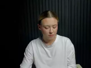 Gwen's Live Sex Cam Show