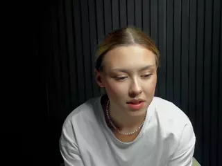 Gwen's Live Sex Cam Show