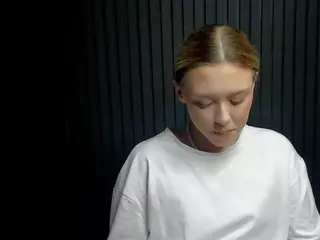 Gwen's Live Sex Cam Show