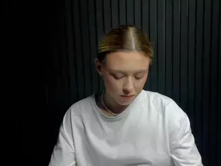 Gwen's Live Sex Cam Show