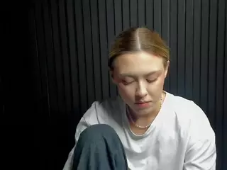 Gwen's Live Sex Cam Show