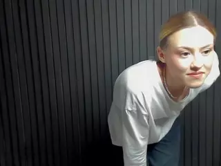 Gwen's Live Sex Cam Show