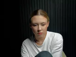 Gwen's Live Sex Cam Show