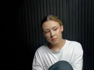 Gwen's Live Sex Cam Show