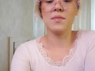 Gwen's Live Sex Cam Show