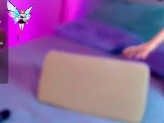 MiaShandri's Live Sex Cam Show