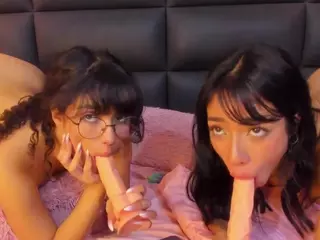 miss-gaia's Live Sex Cam Show