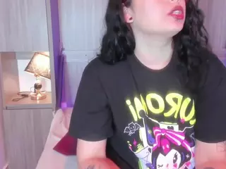Scarlet's Live Sex Cam Show