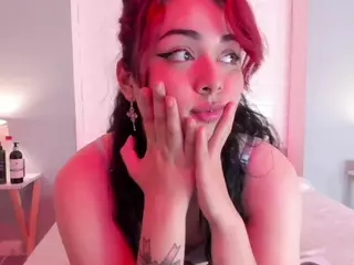 Scarlet's Live Sex Cam Show