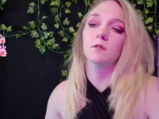RubyRogu3's Live Sex Cam Show