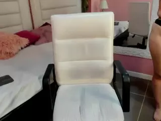 zoe-ryans's Live Sex Cam Show