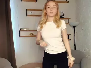 EdinaCroswell's Live Sex Cam Show