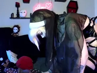 Iveystrigoi's Live Sex Cam Show