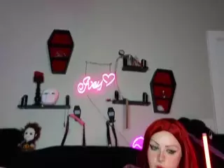 Iveystrigoi's Live Sex Cam Show