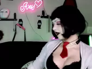 Iveystrigoi's Live Sex Cam Show