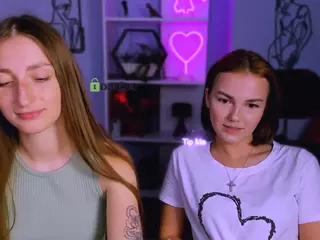 dina-4u's Live Sex Cam Show