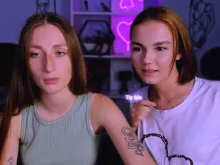 dina-4u's Live Sex Cam Show