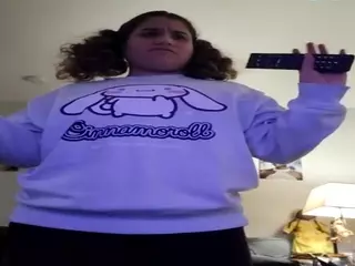 EllyGcutie's Live Sex Cam Show