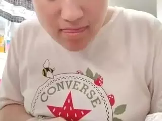 EllyGcutie's Live Sex Cam Show