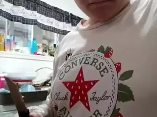 EllyGcutie's Live Sex Cam Show