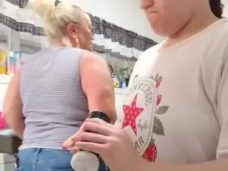 EllyGcutie's Live Sex Cam Show